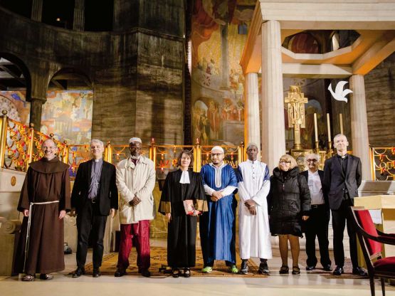, un bel ensemble œcuménique et interreligieux réuni le 26 octobre à Paris, en l’église du Saint-Esprit, pour célébrer la rencontre entre François et le sultan. 